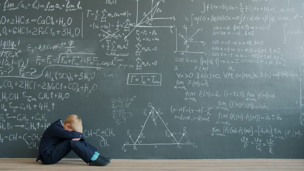 Salud mental de un niño se ve afectada por el estrés académico
